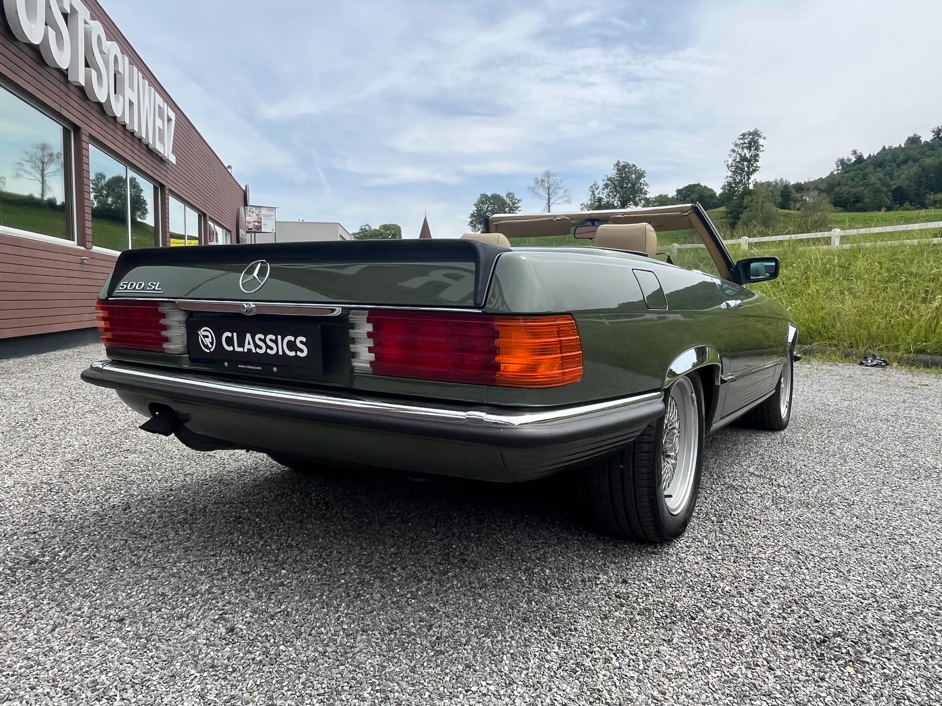 MERCEDES-BENZ R107-image-4