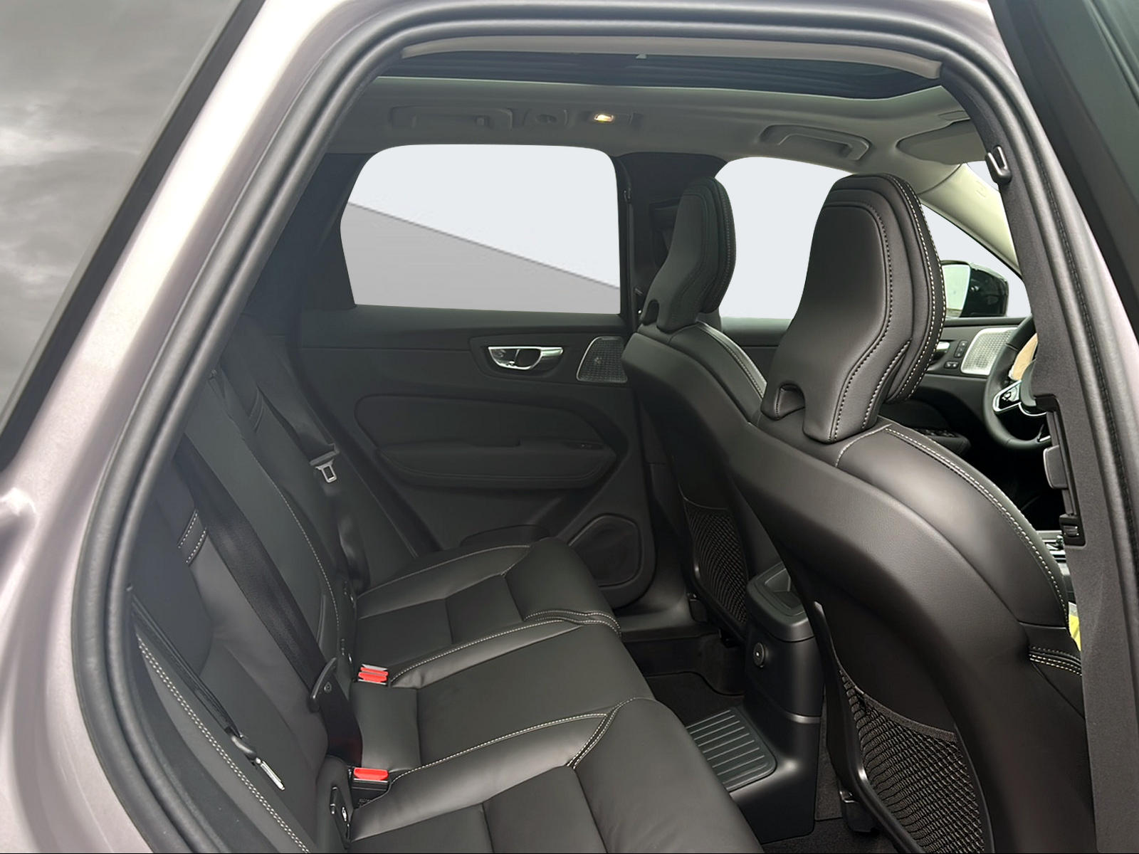 VOLVO XC60 2.0 T8 TE Ultra Dark eAWD-image-12