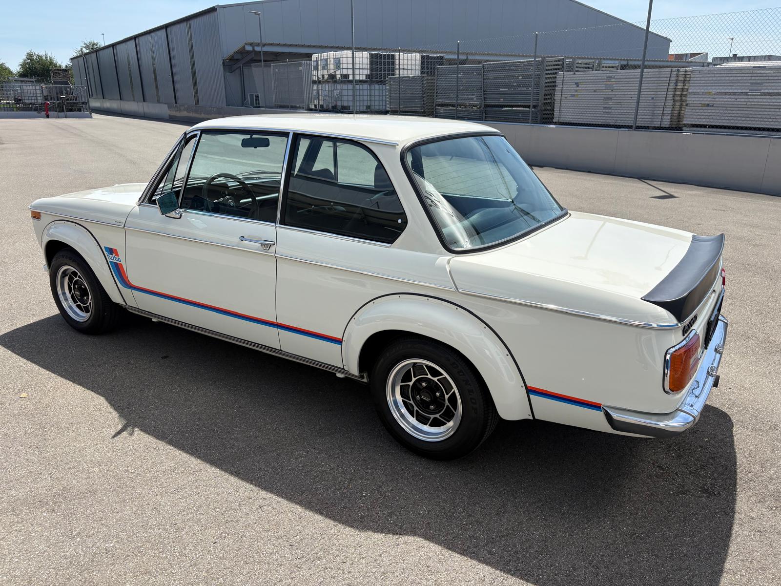 BMW 2002 Turbo-image-5