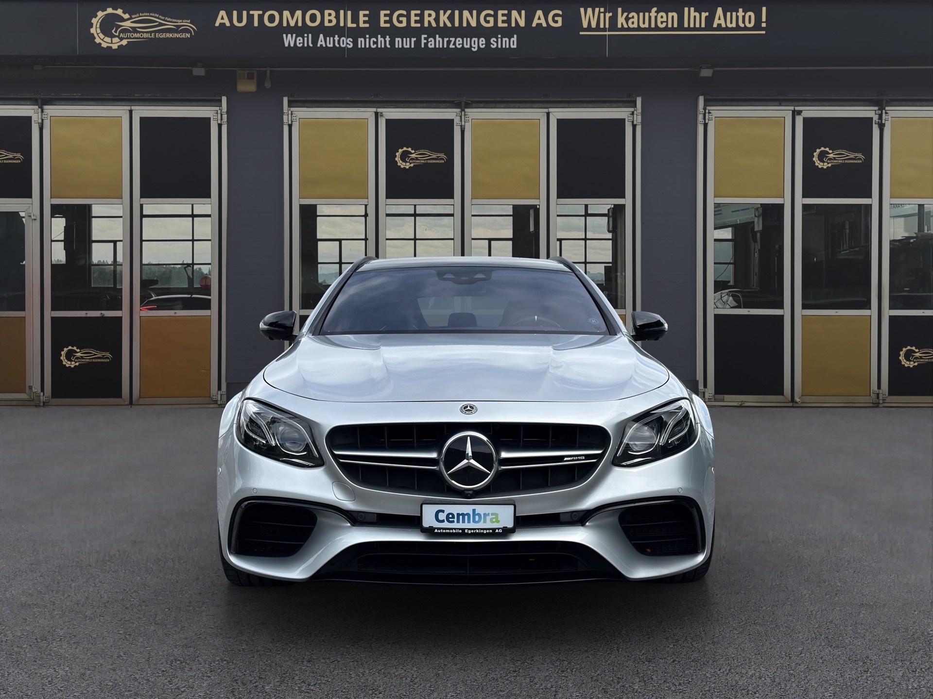 MERCEDES-BENZ E 63 S AMG 4matic+ Kombi-showroom-element-1
