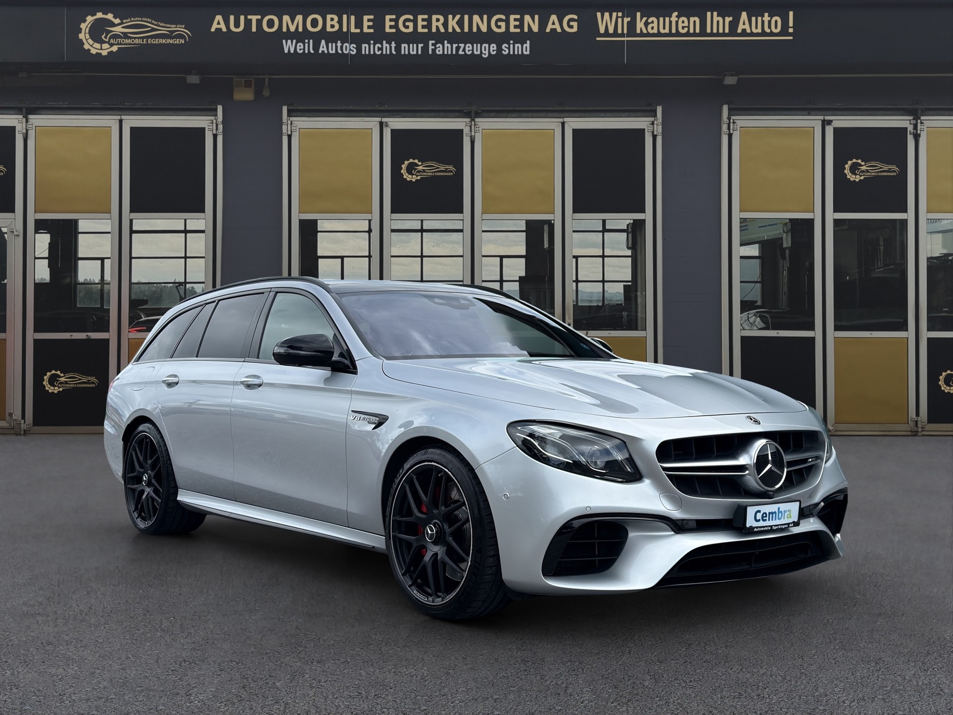 MERCEDES-BENZ E 63 S AMG 4matic+ Kombi-showroom-element-2
