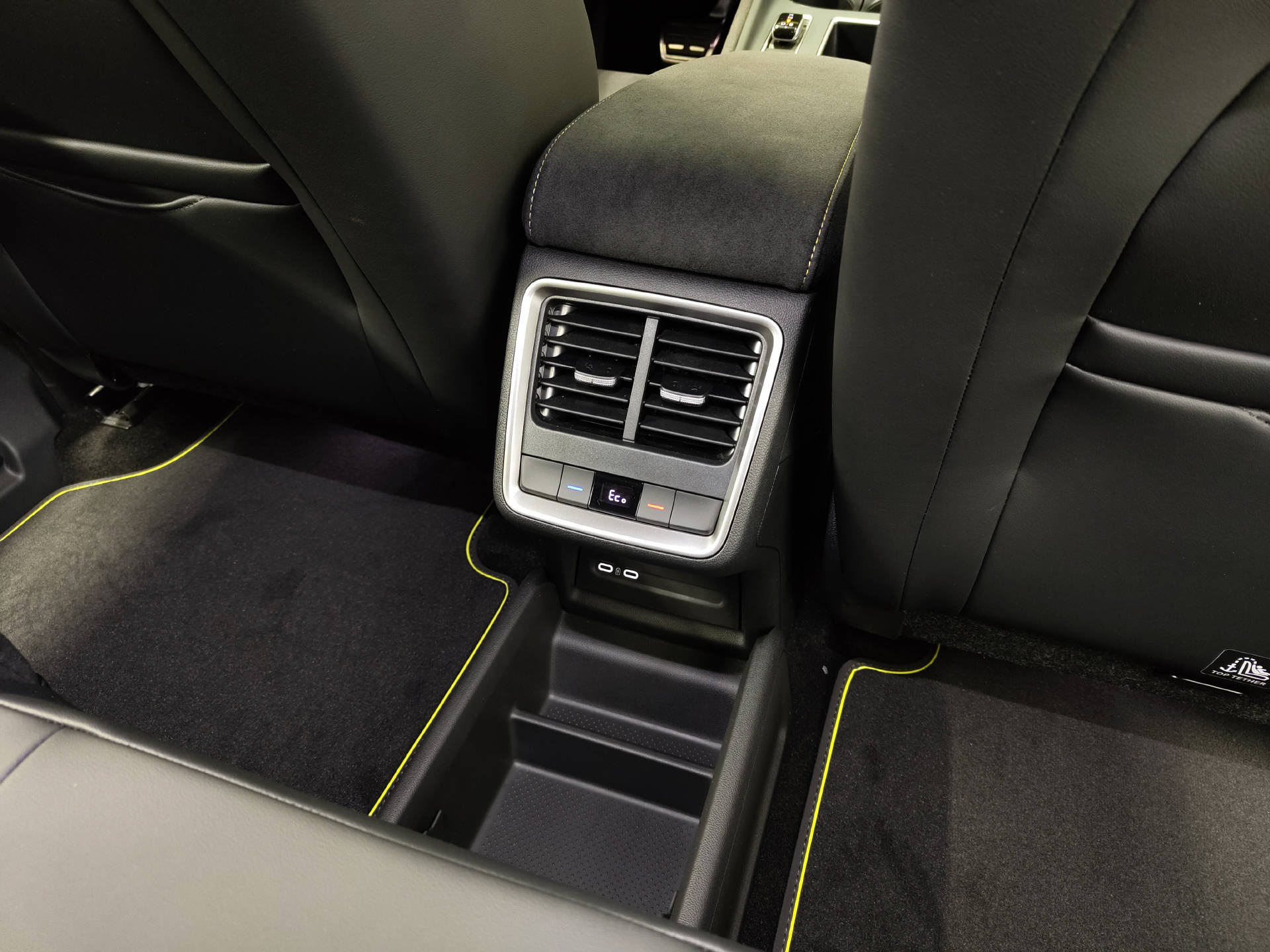 SKODA Elroq RS 4x4-image-13
