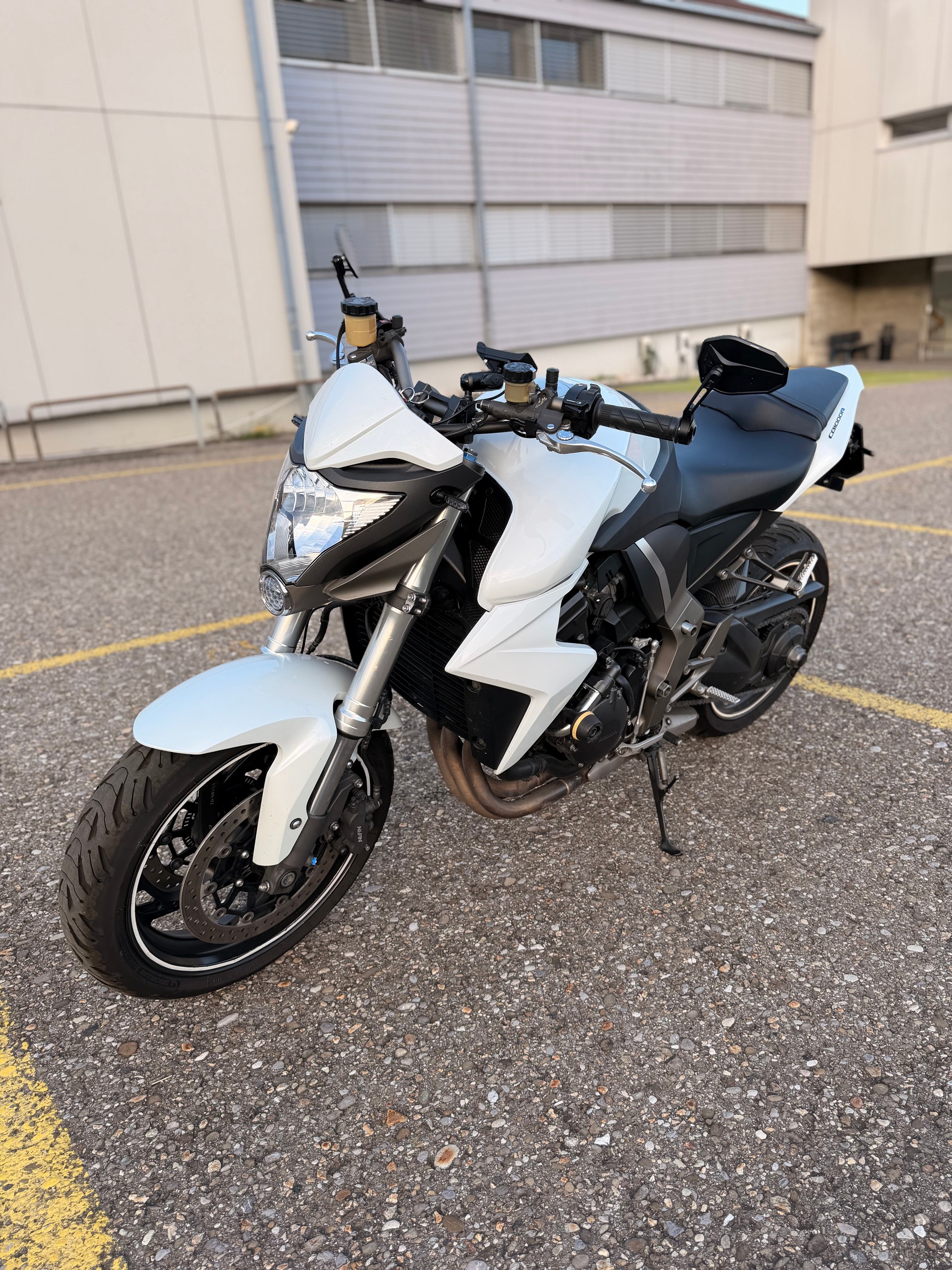 HONDA CB 1000 R ABS-image-1