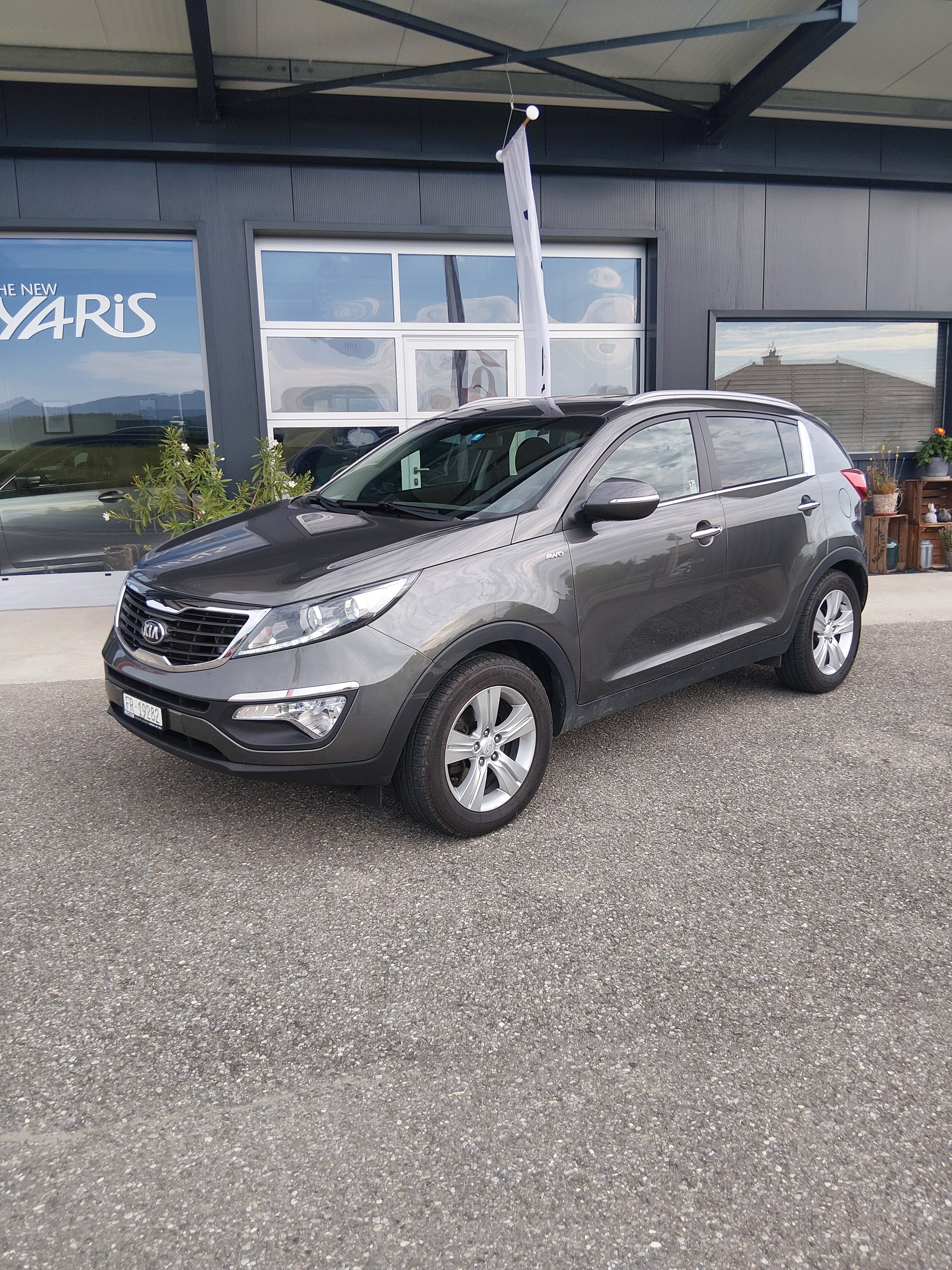 KIA Sportage 2.0 CRDi Trend 4WD Automatic-image-1