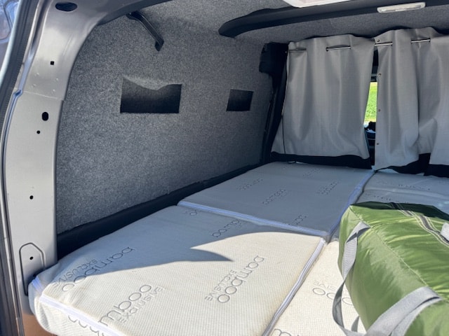 NISSAN 2er Bett Dachfenster mit Lüfter Heckanbauzelt-image-11