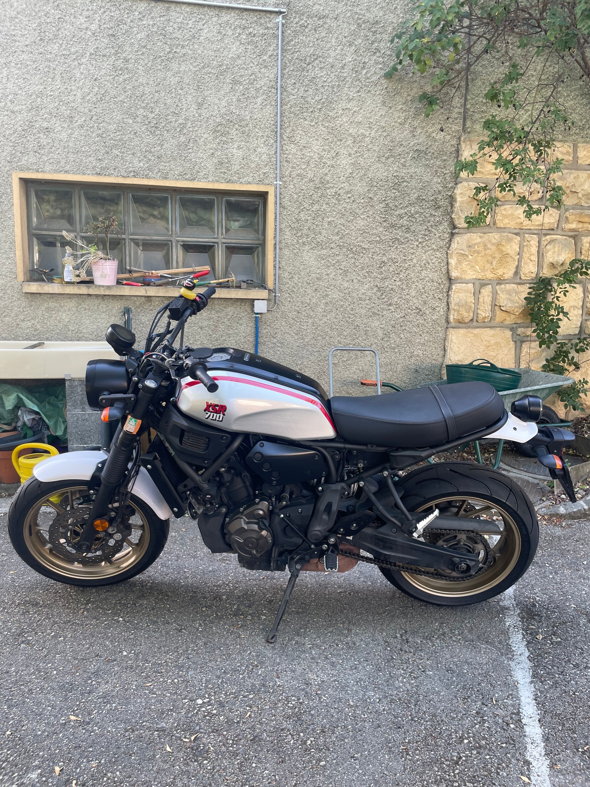 YAMAHA XSR 700-image-1