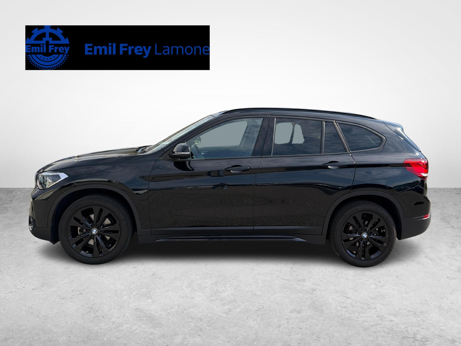 BMW X1 18d xDrive SAG-showroom-element-2
