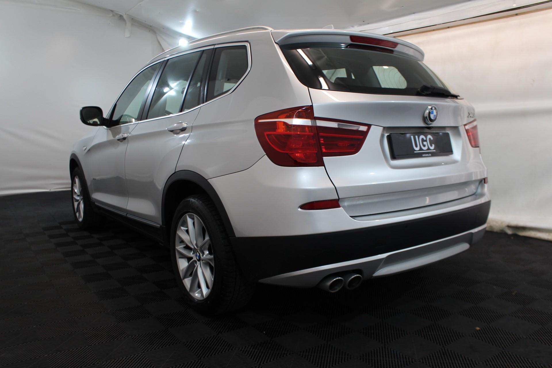 BMW X3 35d xDrive-showroom-element-3