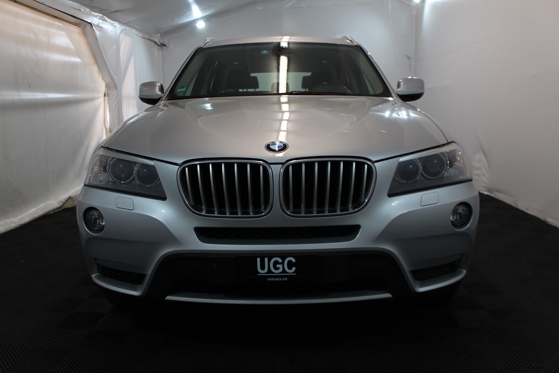 BMW X3 35d xDrive-showroom-element-1