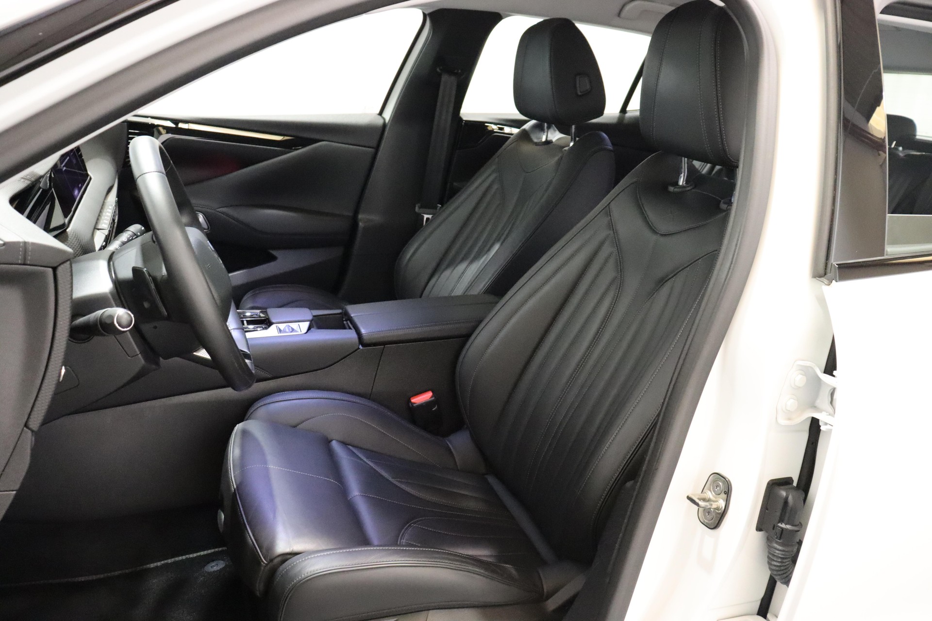 DS AUTOMOBILES 4 1.2 PureTech Trocadero-image-4