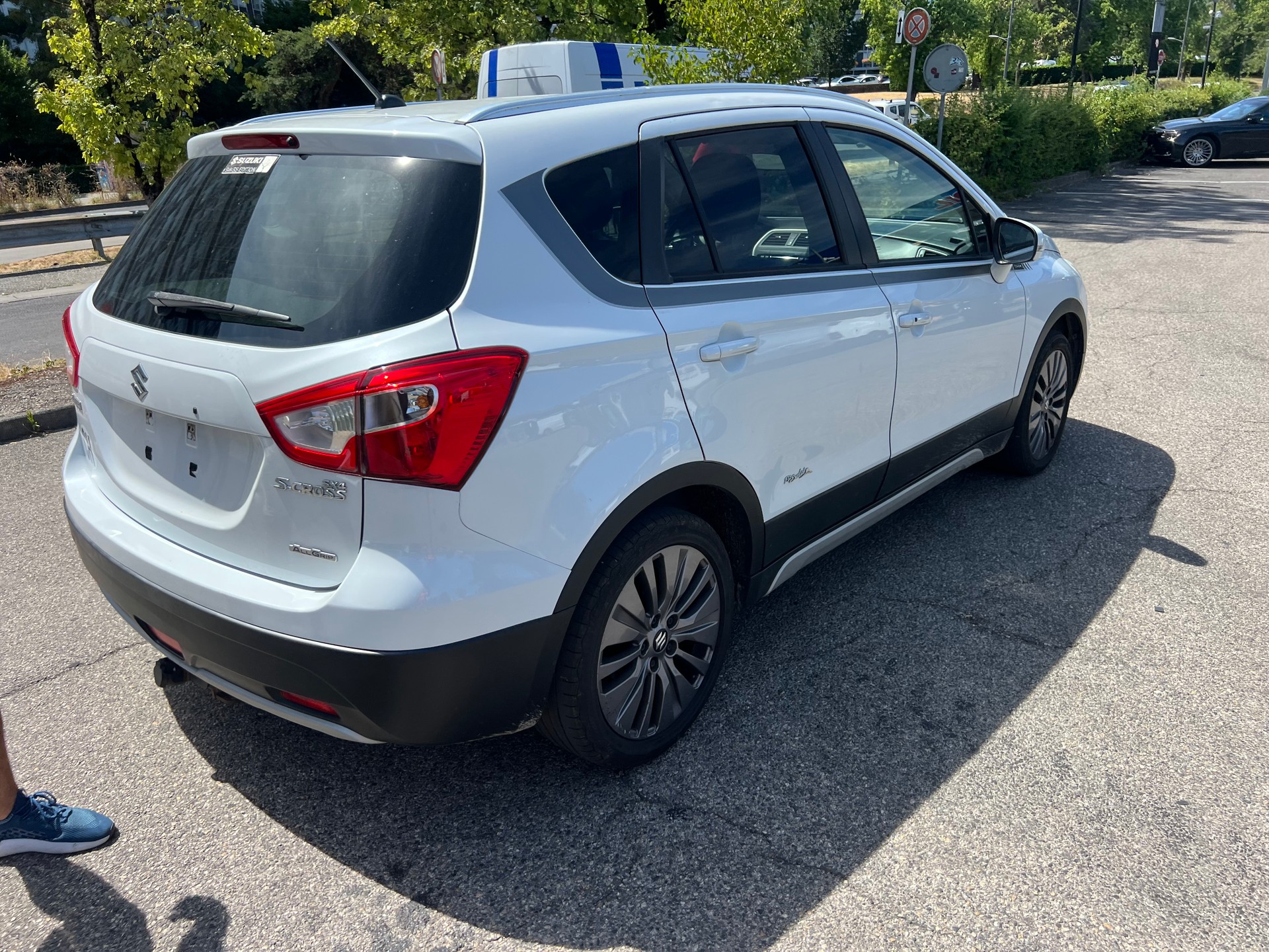 SUZUKI SX4 S-Cross 1.6 TD PizSulai Top 4WD TCSS-image-5
