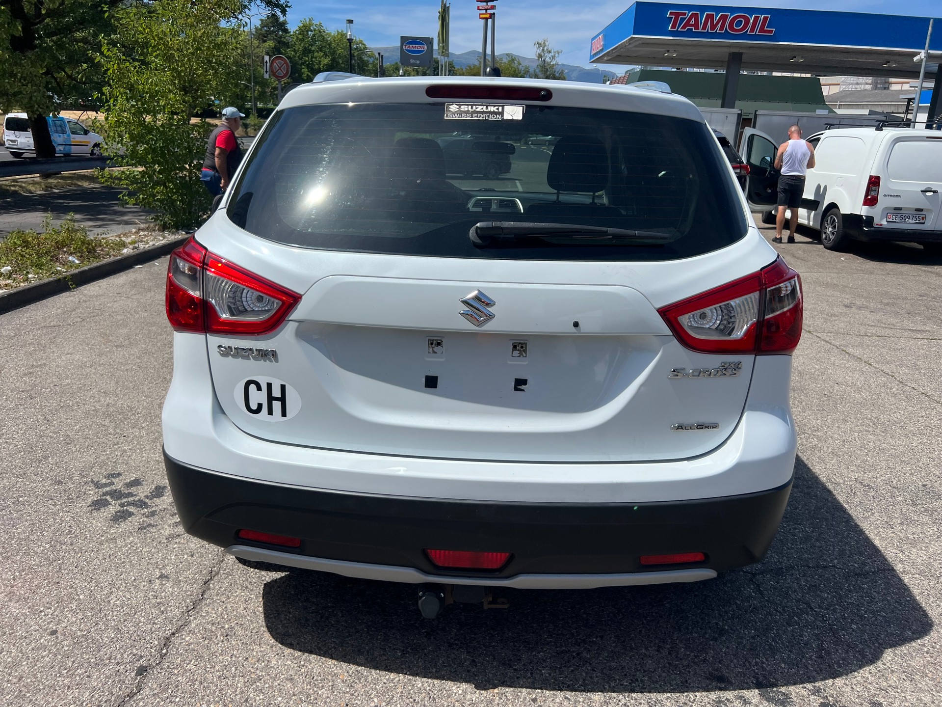 SUZUKI SX4 S-Cross 1.6 TD PizSulai Top 4WD TCSS-image-4