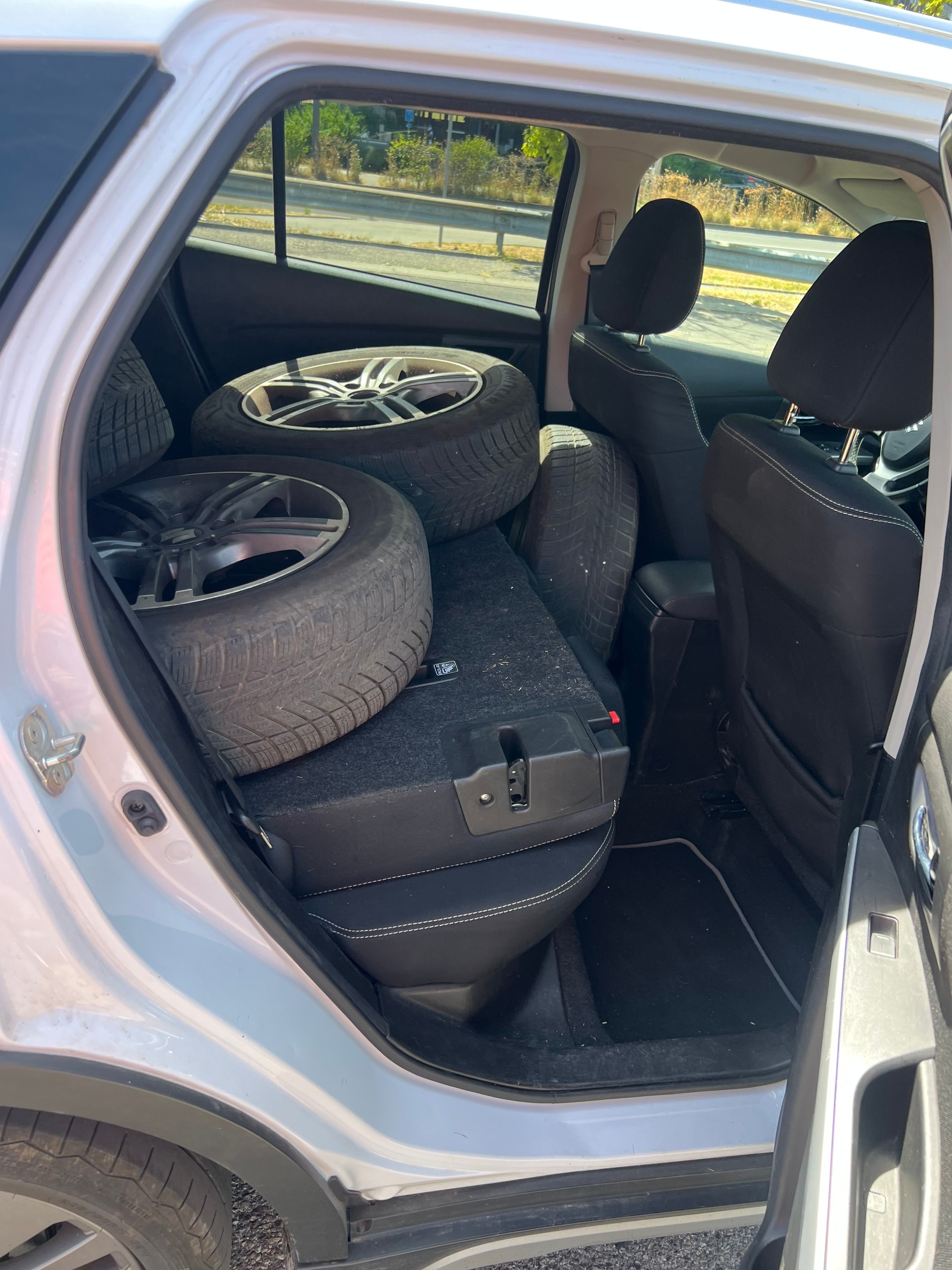 SUZUKI SX4 S-Cross 1.6 TD PizSulai Top 4WD TCSS-image-14