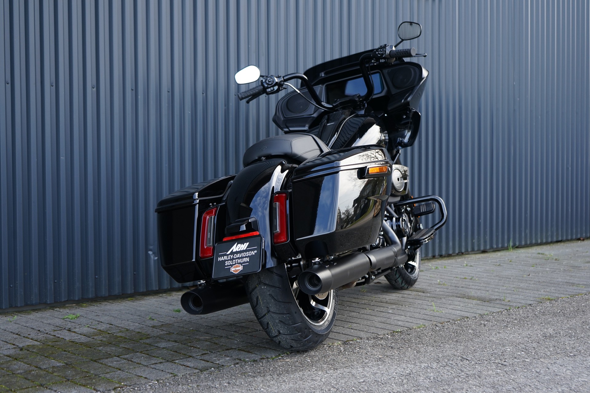 HARLEY-DAVIDSON FLTRX Road Glide 117-showroom-element-3