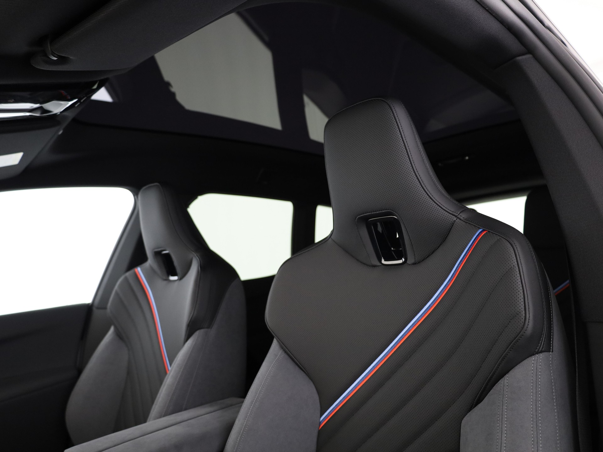 BMW iX xDrive60-image-13
