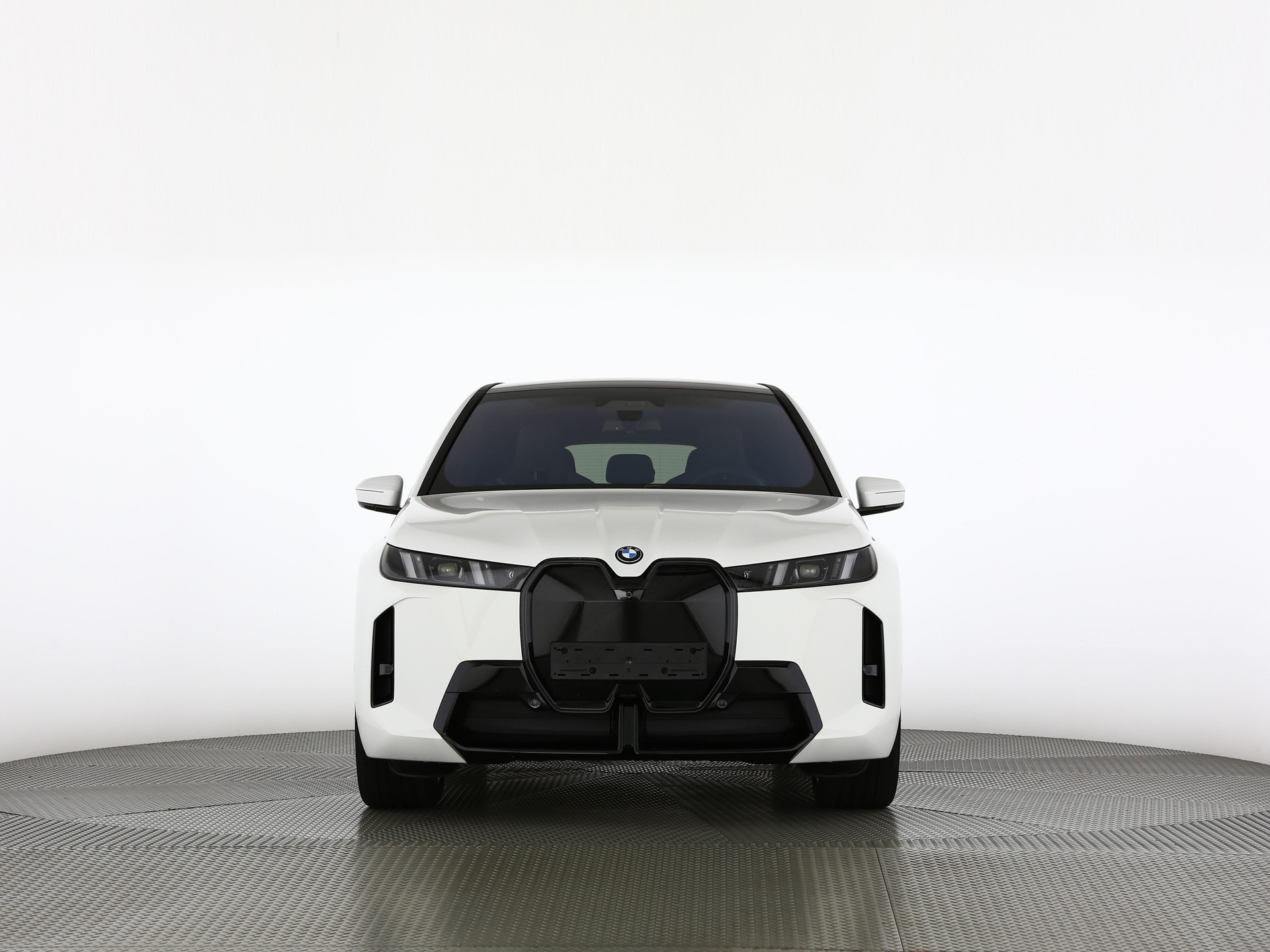 BMW iX xDrive60-image-4