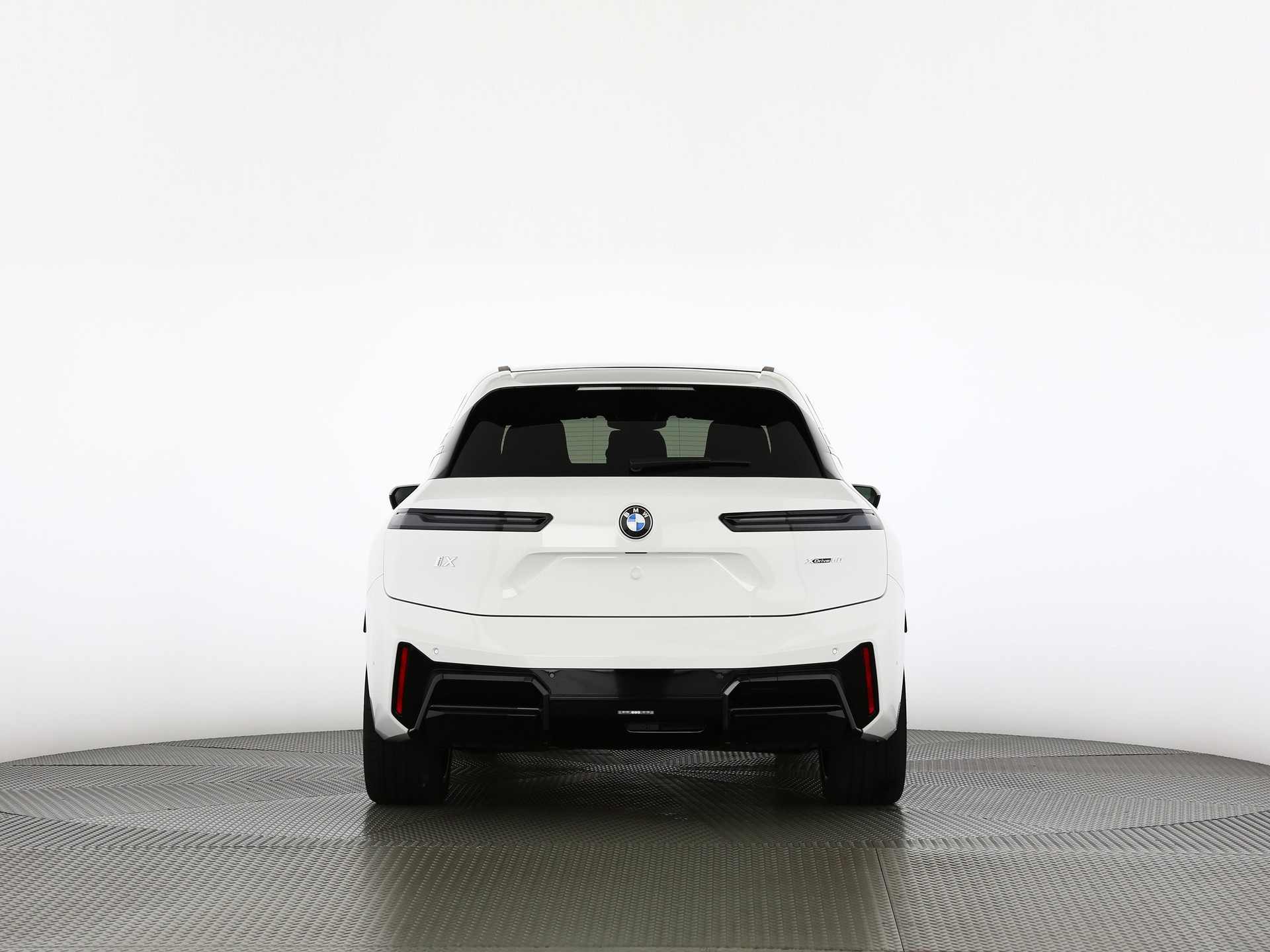 BMW iX xDrive60-showroom-element-3