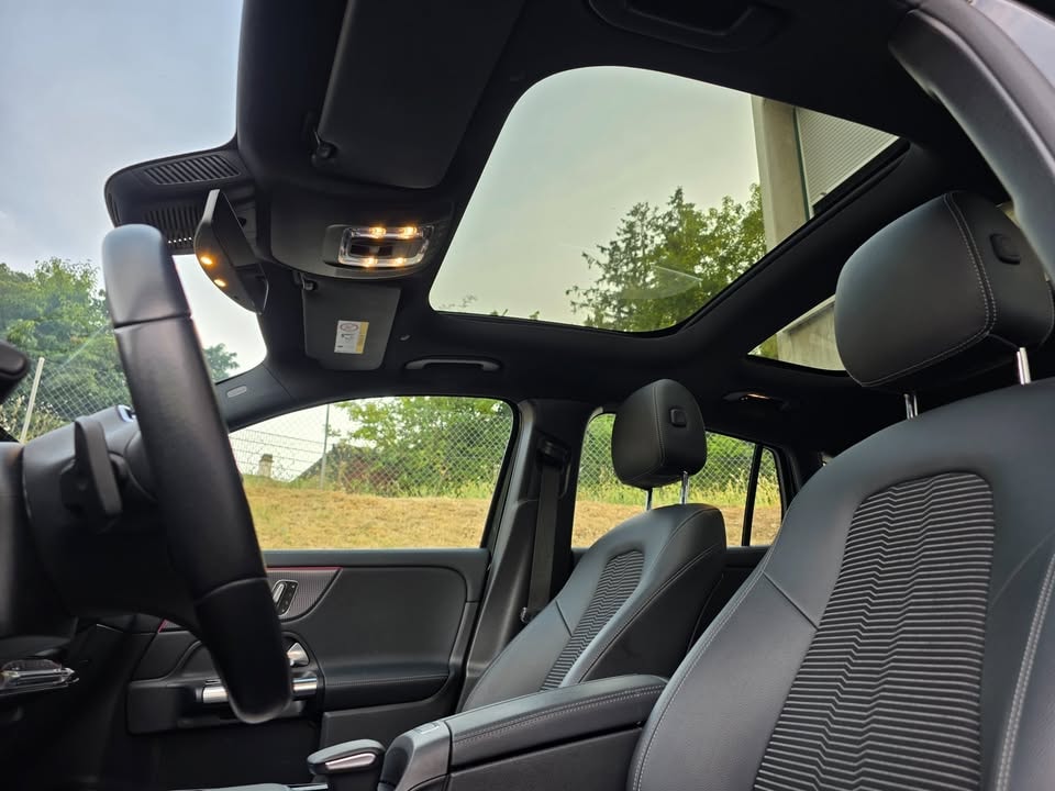 MERCEDES-BENZ GLA 180d Style 8G-DCT-image-13