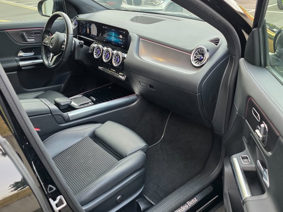 MERCEDES-BENZ GLA 180d Style 8G-DCT-image-9