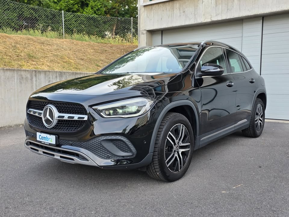 MERCEDES-BENZ GLA 180d Style 8G-DCT-image-1