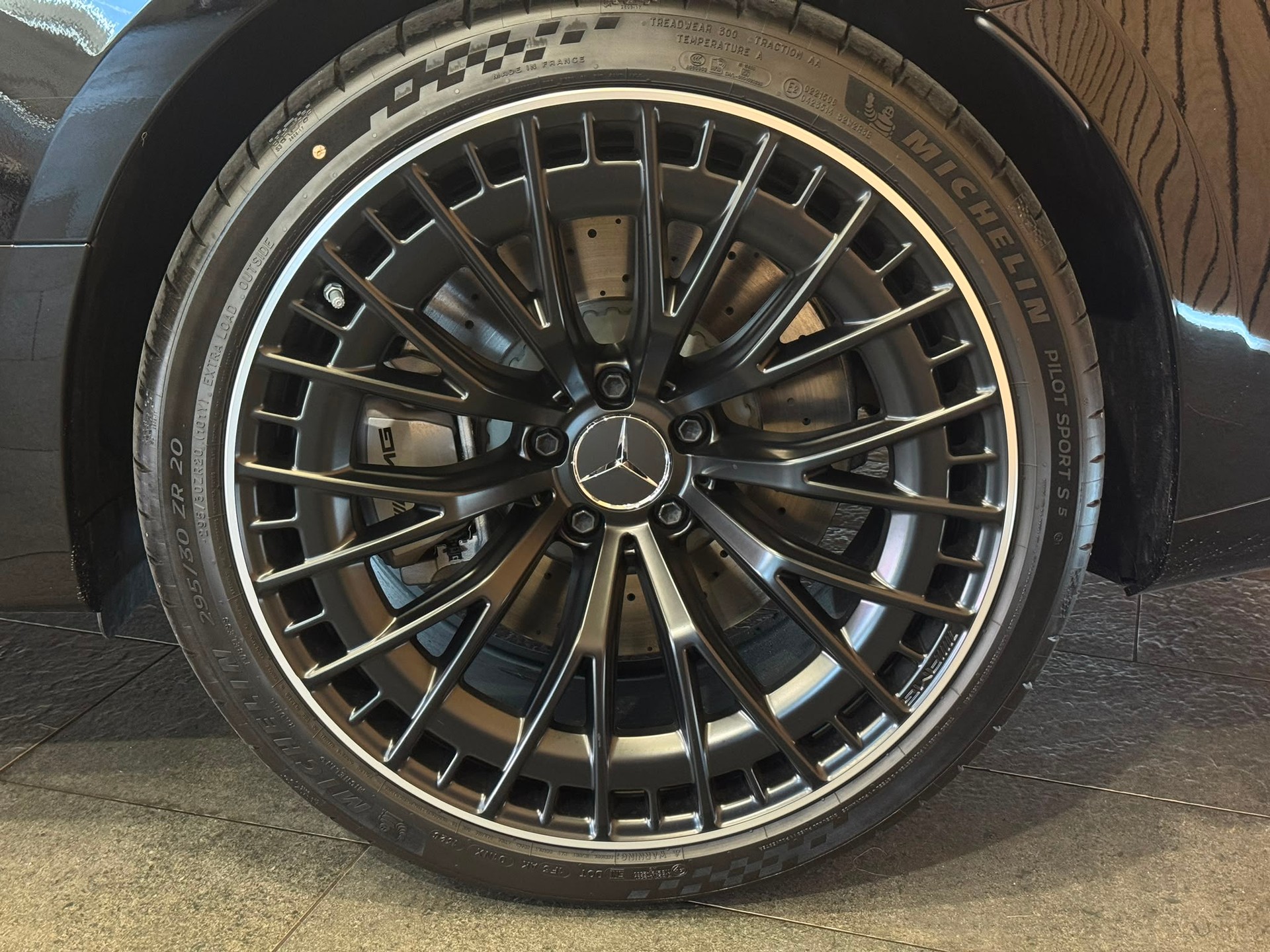 MERCEDES-BENZ CLE AMG 53 Cabrio 4Matic+ 9G-Tronic-image-10