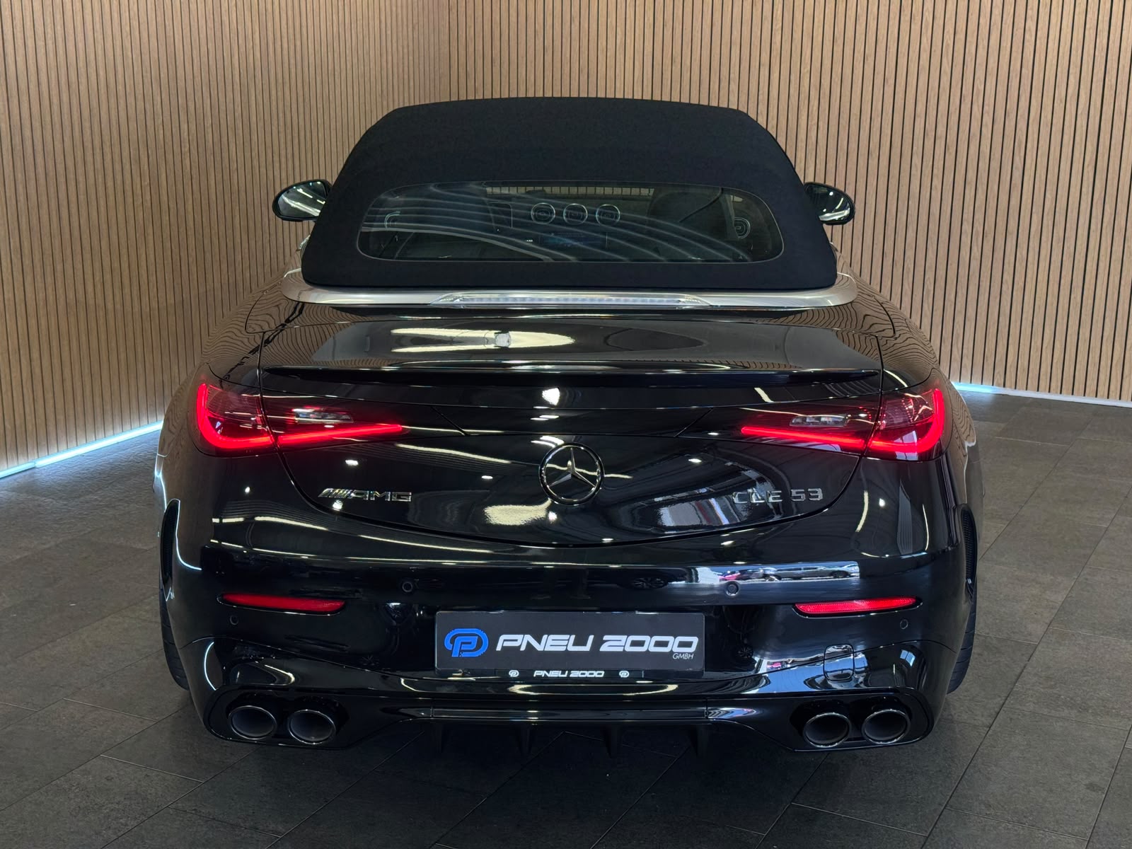 MERCEDES-BENZ CLE AMG 53 Cabrio 4Matic+ 9G-Tronic-image-9