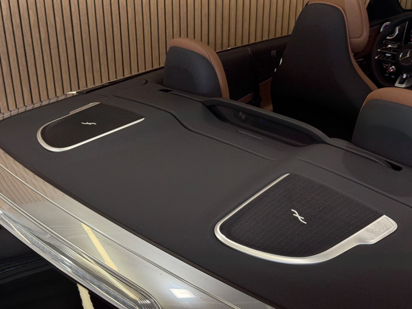 MERCEDES-BENZ CLE AMG 53 Cabrio 4Matic+ 9G-Tronic-image-8