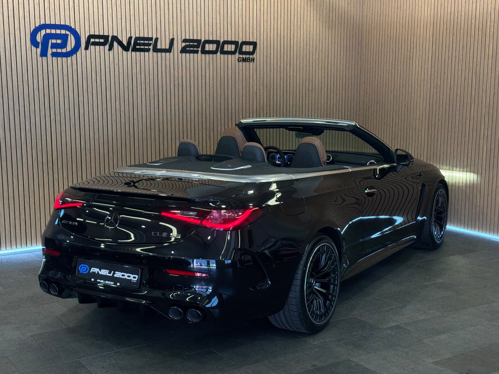 MERCEDES-BENZ CLE AMG 53 Cabrio 4Matic+ 9G-Tronic-image-4