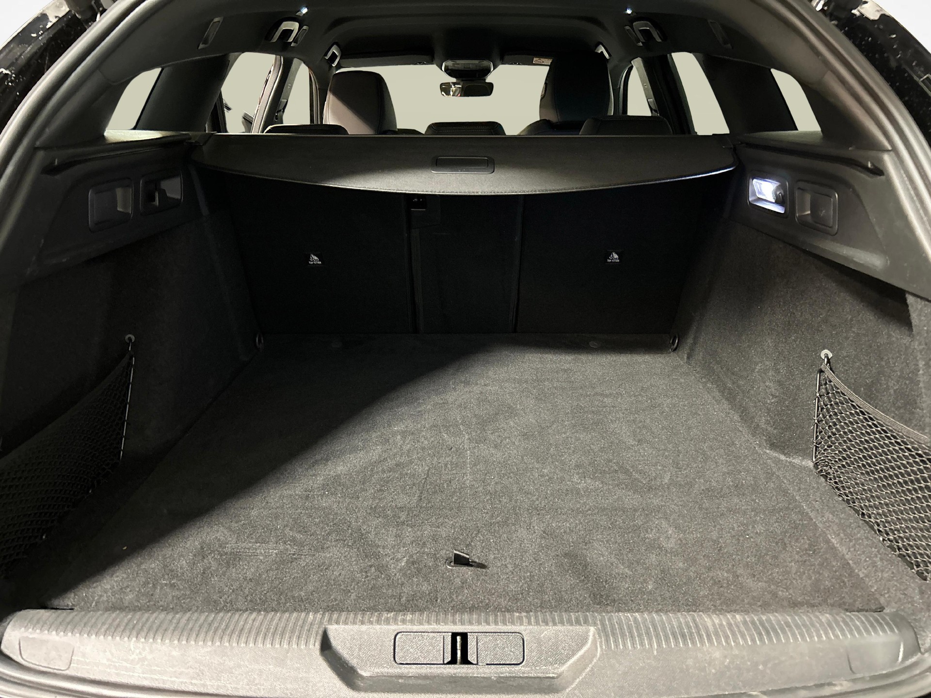 PEUGEOT 308 SW 1.6 PHEV 180 GT-image-11
