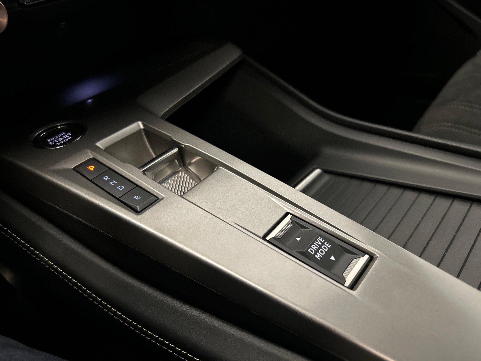 PEUGEOT 308 SW 1.6 PHEV 180 GT-image-13