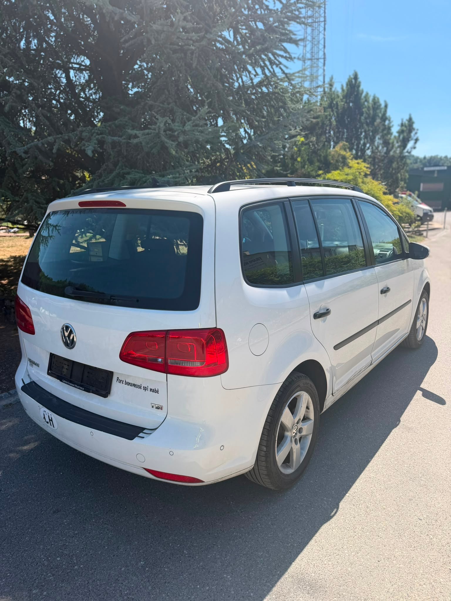 VW Touran 1.4 TSI Trendline DSG-image-1