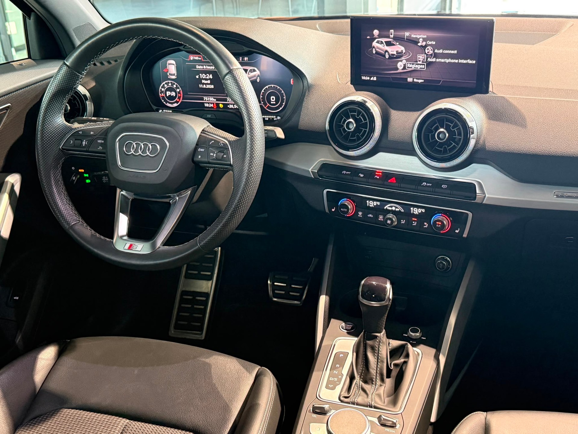 AUDI Q2 40 TFSI quattro S-tronic-image-13