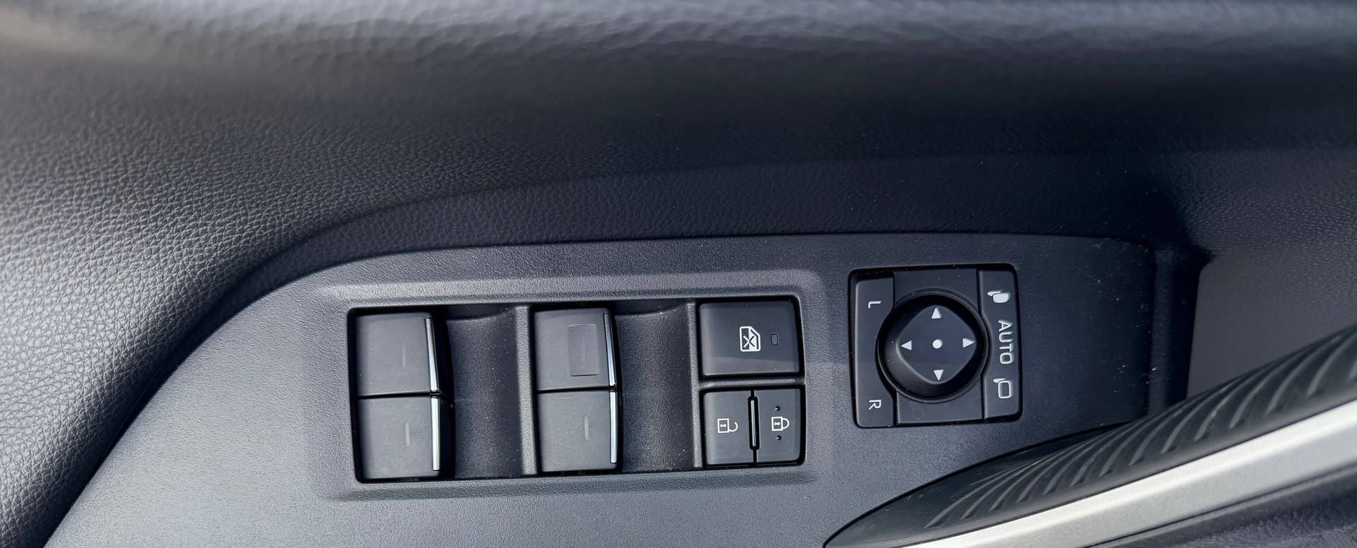 TOYOTA RAV-4 2.5 HSD Trend e-CVT 4WD-image-14