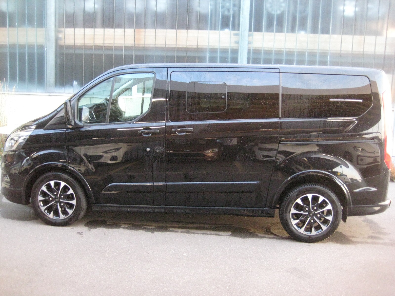 FORD Tourneo Custom 310 L1H1 Sport SelectShift A-image-1