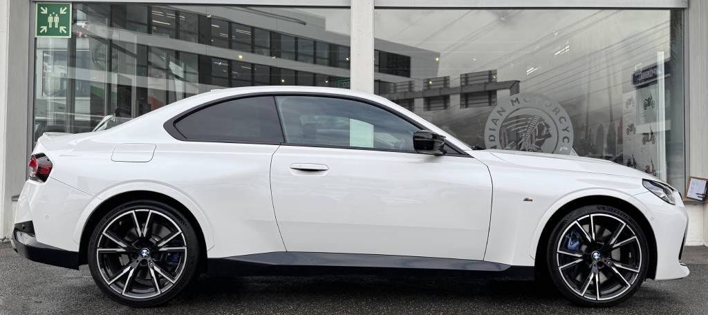 BMW M240i xDrive Steptronic-showroom-element-1