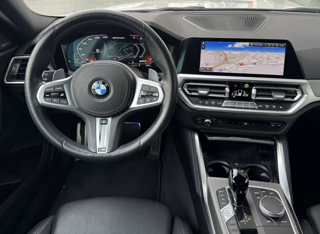 BMW M240i xDrive Steptronic-image-11