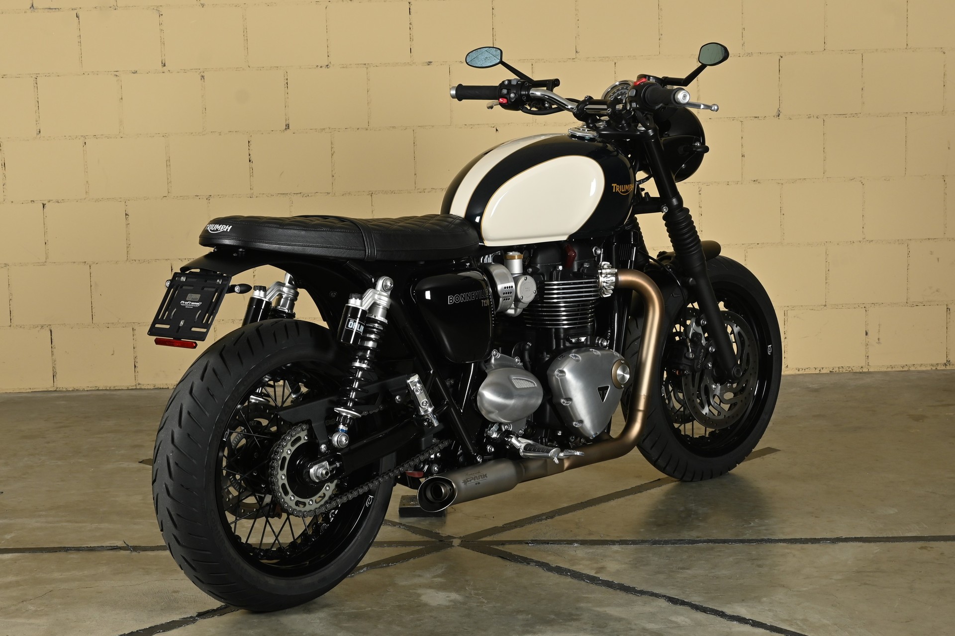 TRIUMPH Bonneville T120-image-12