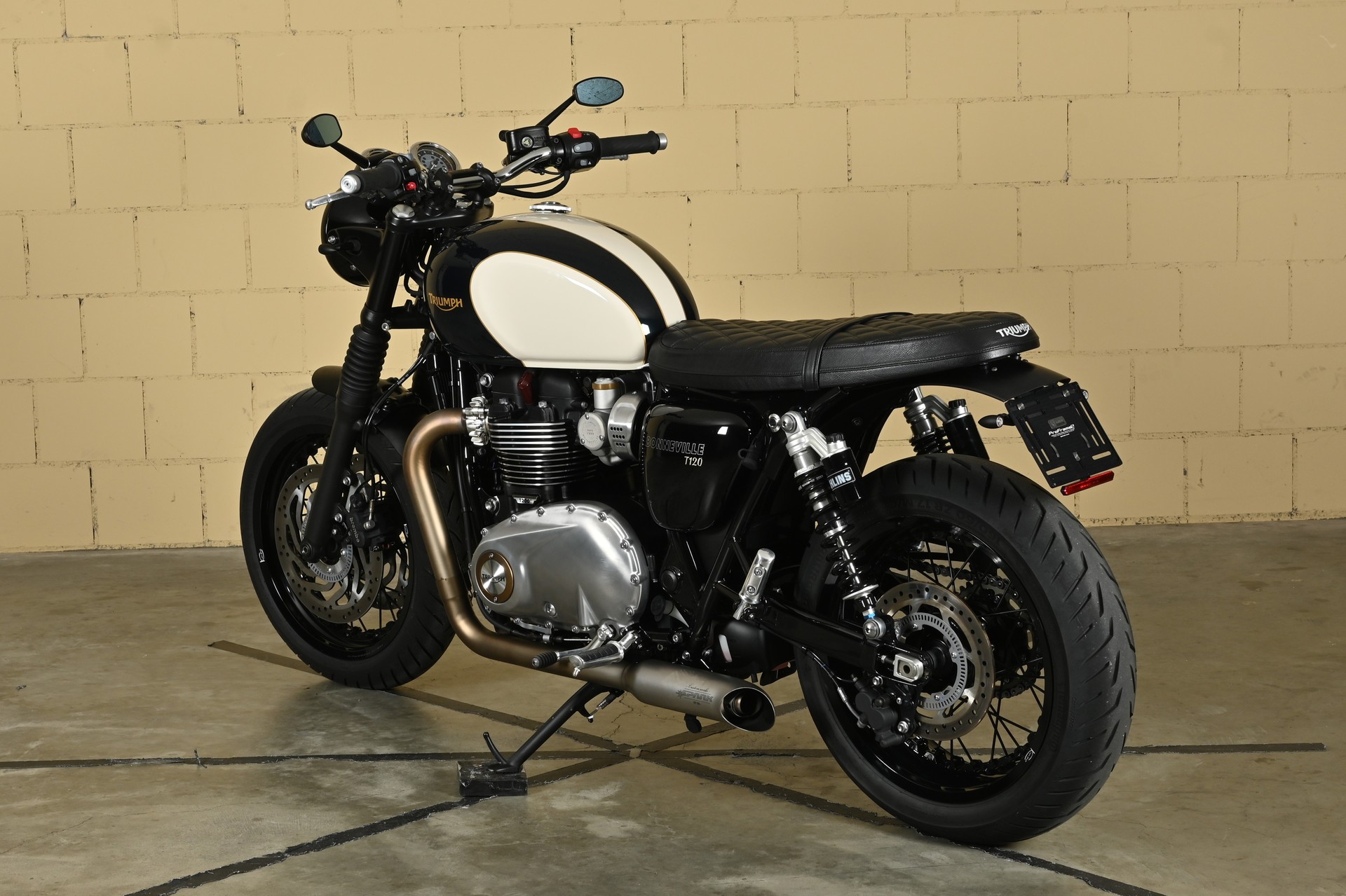 TRIUMPH Bonneville T120-image-8
