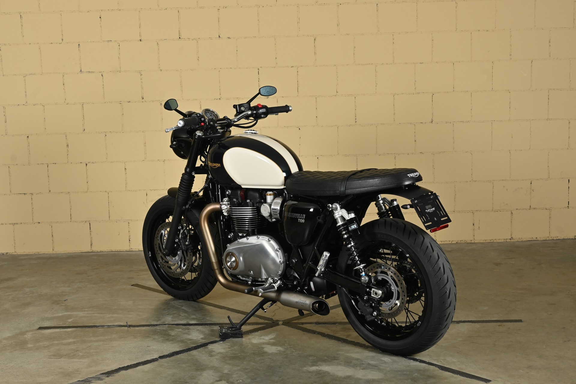 TRIUMPH Bonneville T120-image-9