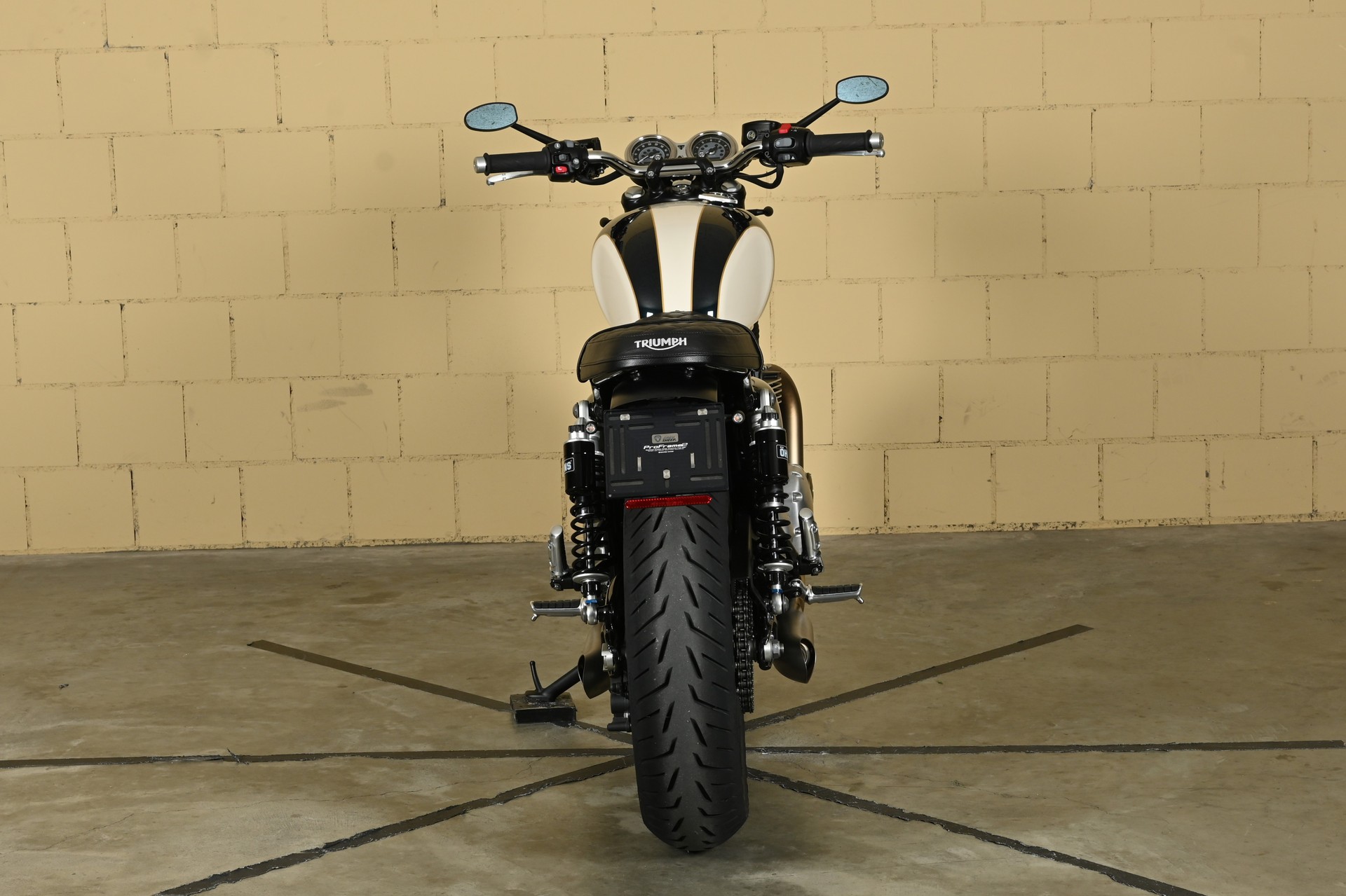 TRIUMPH Bonneville T120-image-10