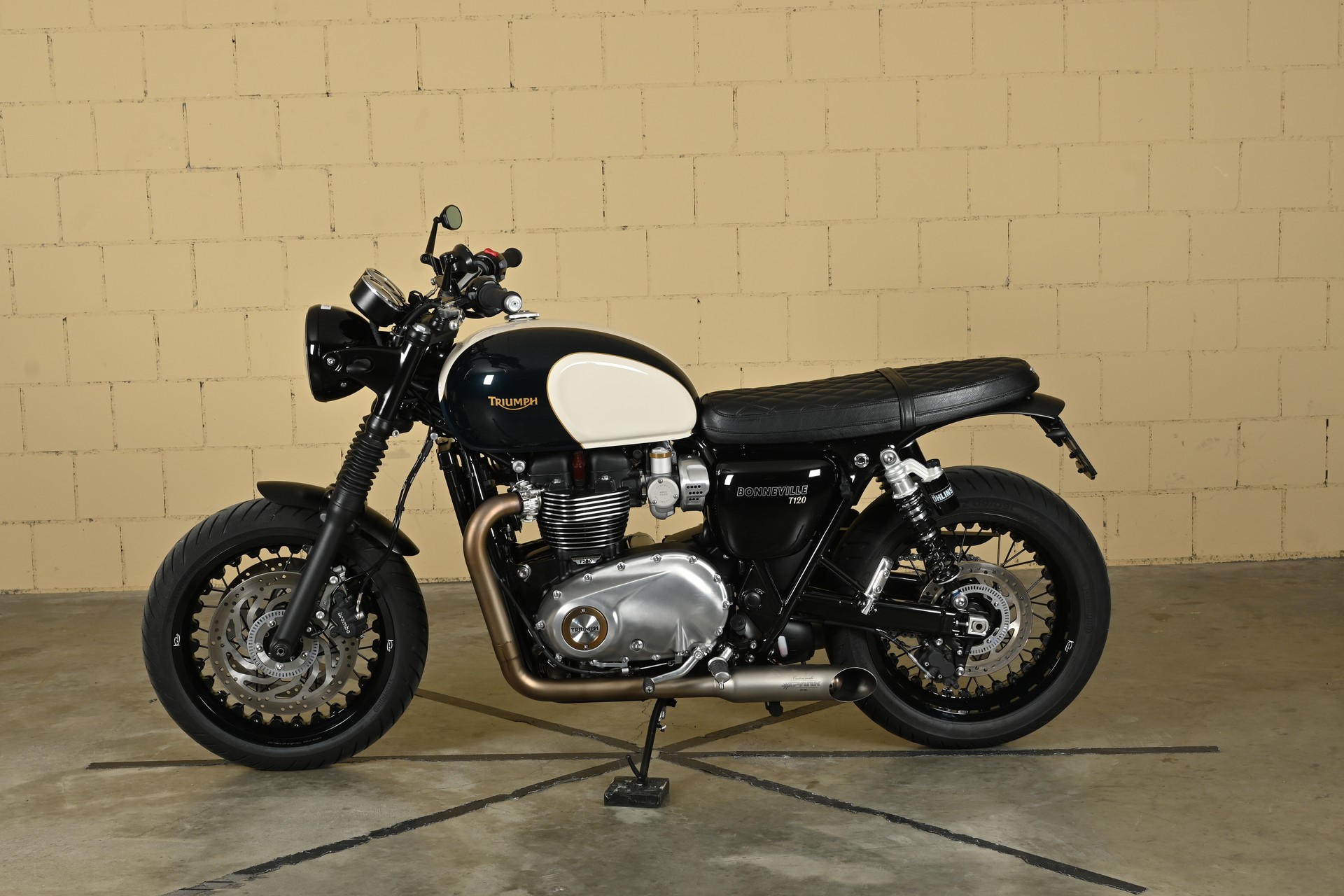 TRIUMPH Bonneville T120-image-7