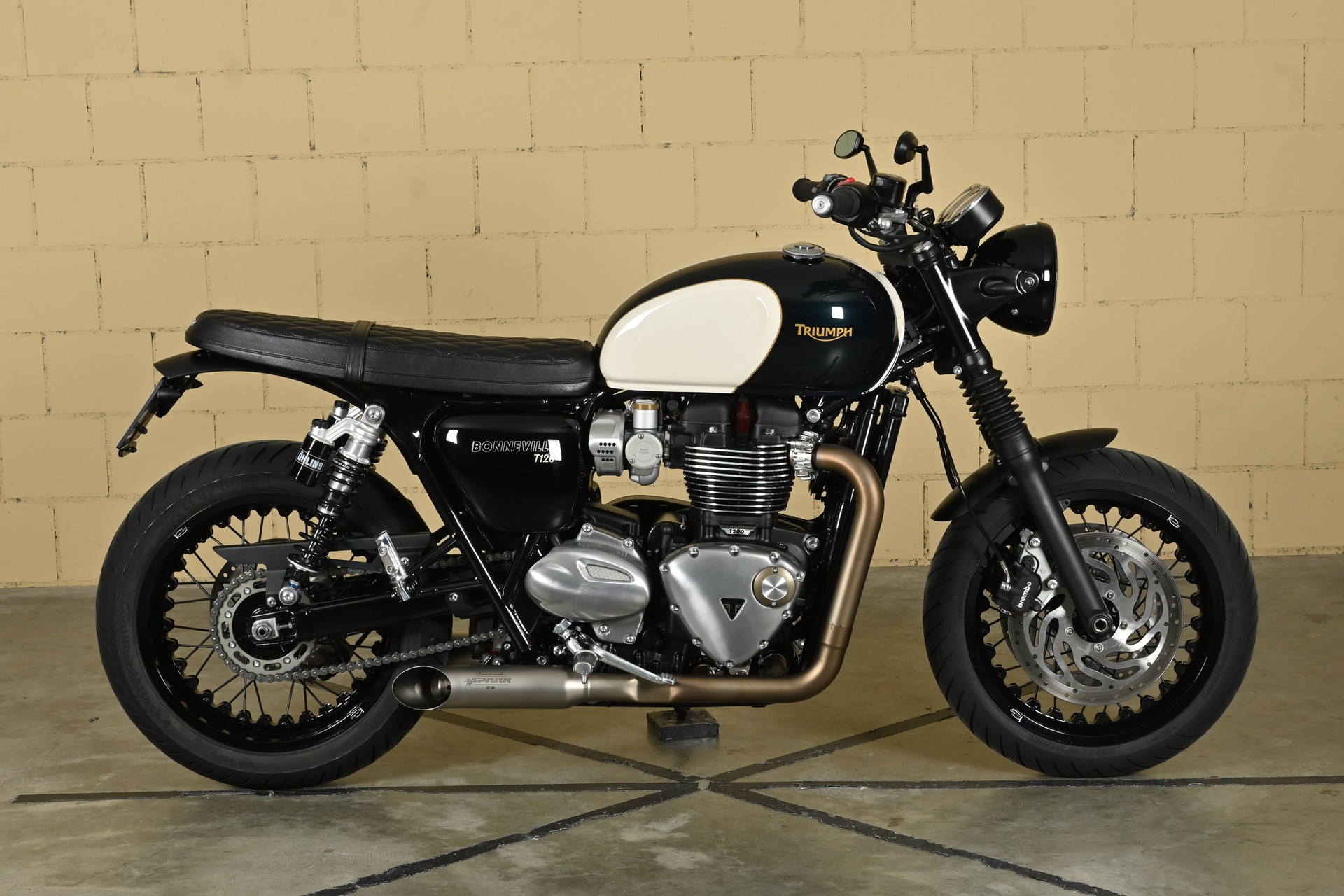 TRIUMPH Bonneville T120-image-14