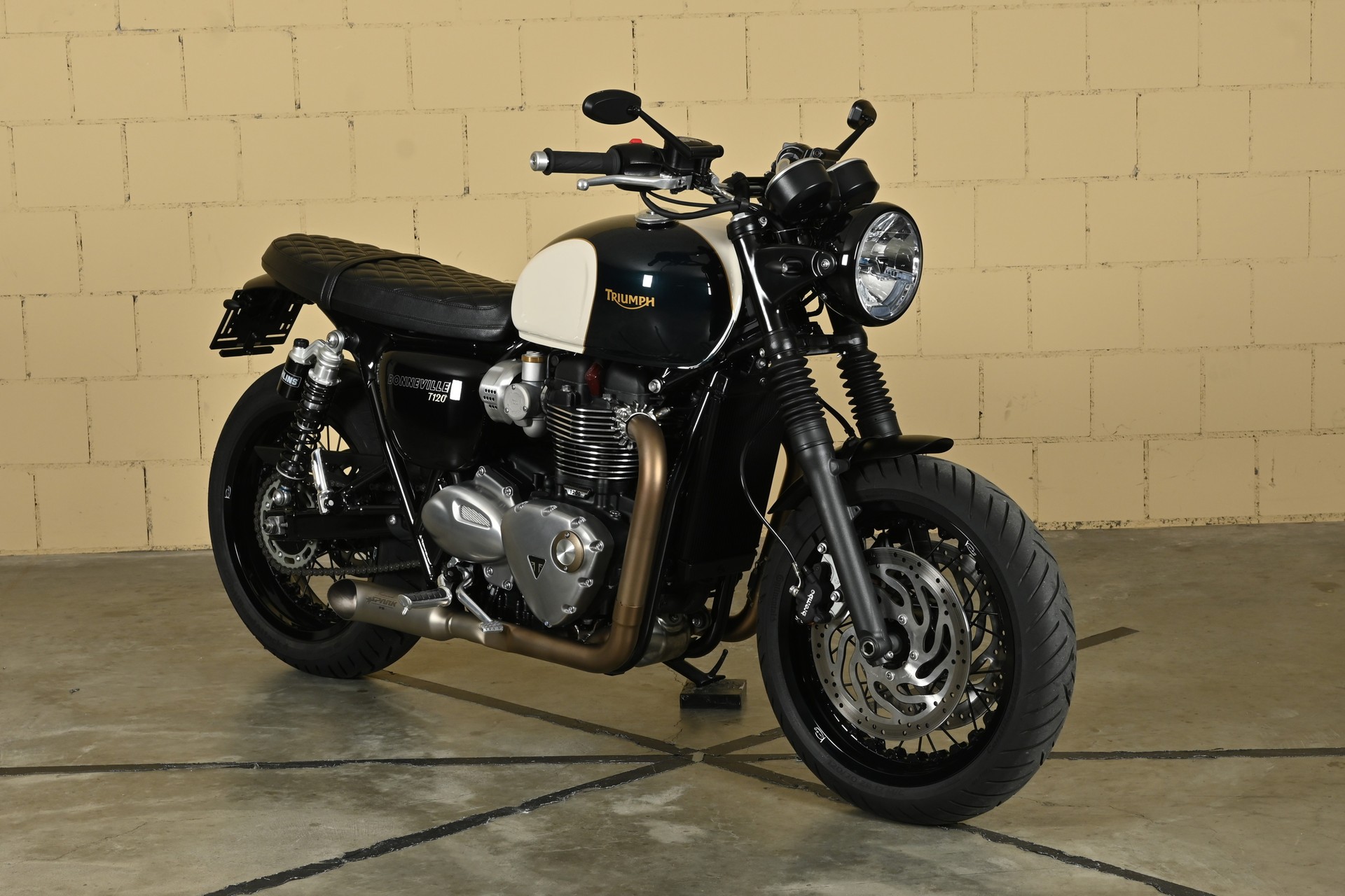 TRIUMPH Bonneville T120-image-2