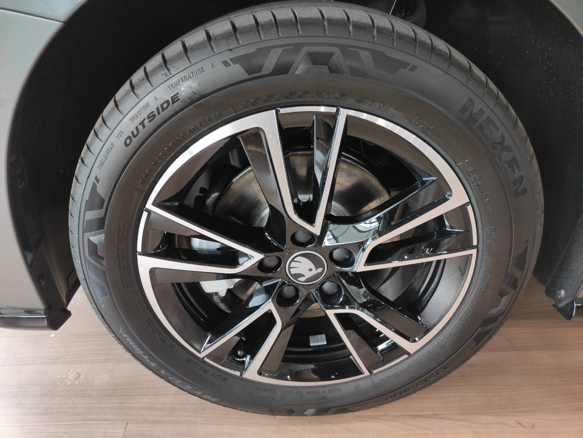 SKODA Fabia 1.0 TSI Monte Carlo DSG-showroom-element-3