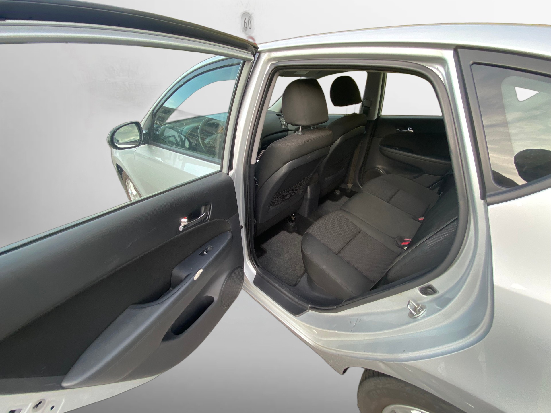 HYUNDAI i30 1.6 Swiss Plus Edition Automatic-image-9