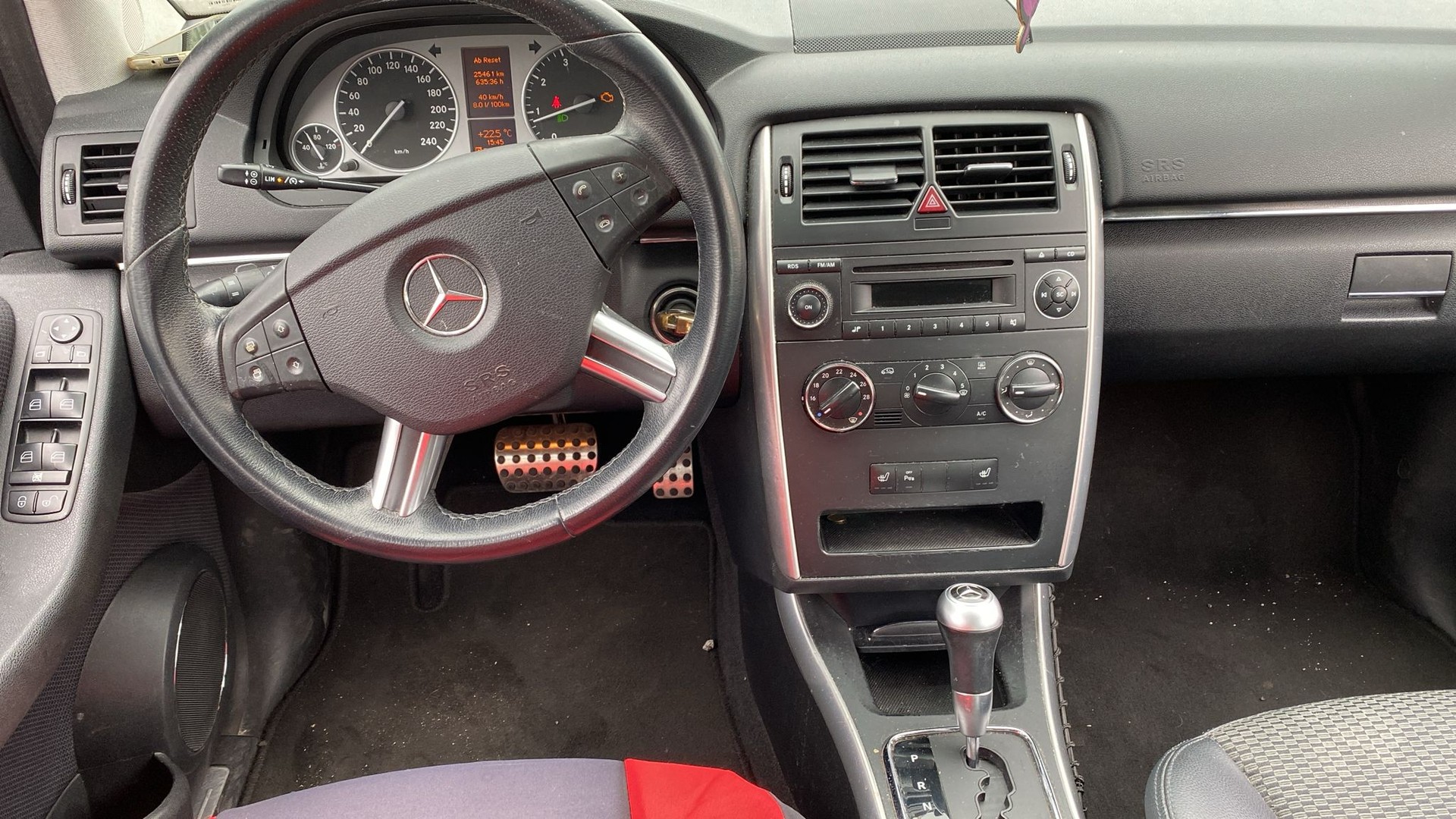 MERCEDES-BENZ B 180 My Star Autotronic-image-9