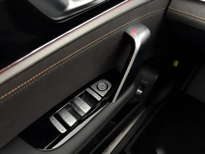 BYD Tang Flagship 4 x 4 / 7-Sitzer-image-6