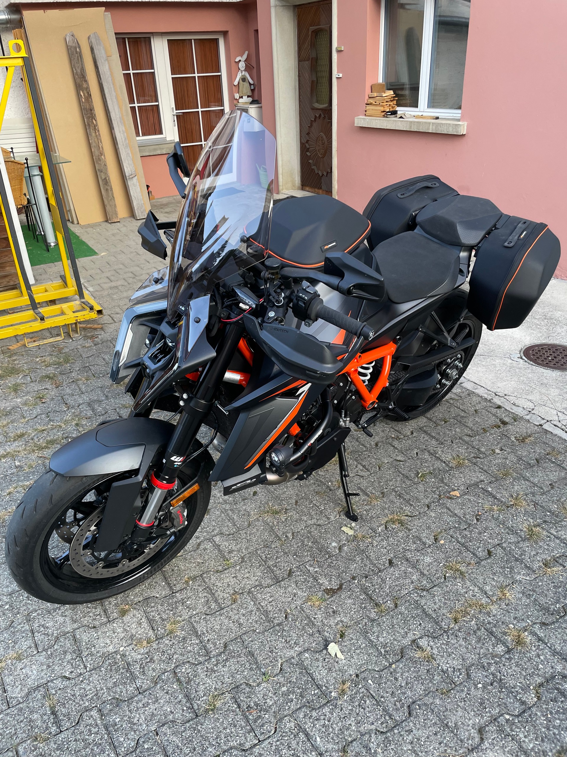 KTM 1390 Super Duke R-image-1
