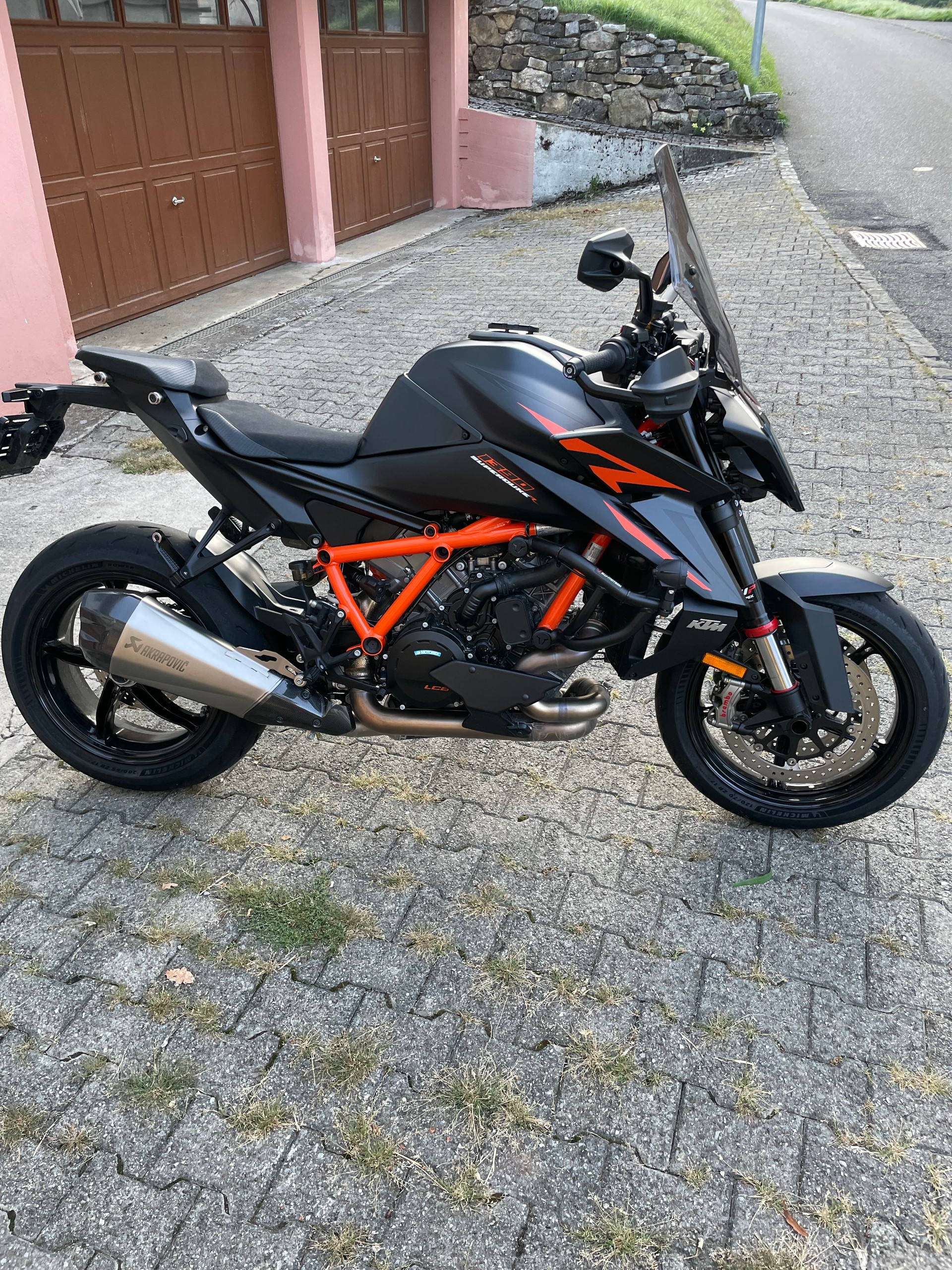 KTM 1390 Super Duke R-image-5