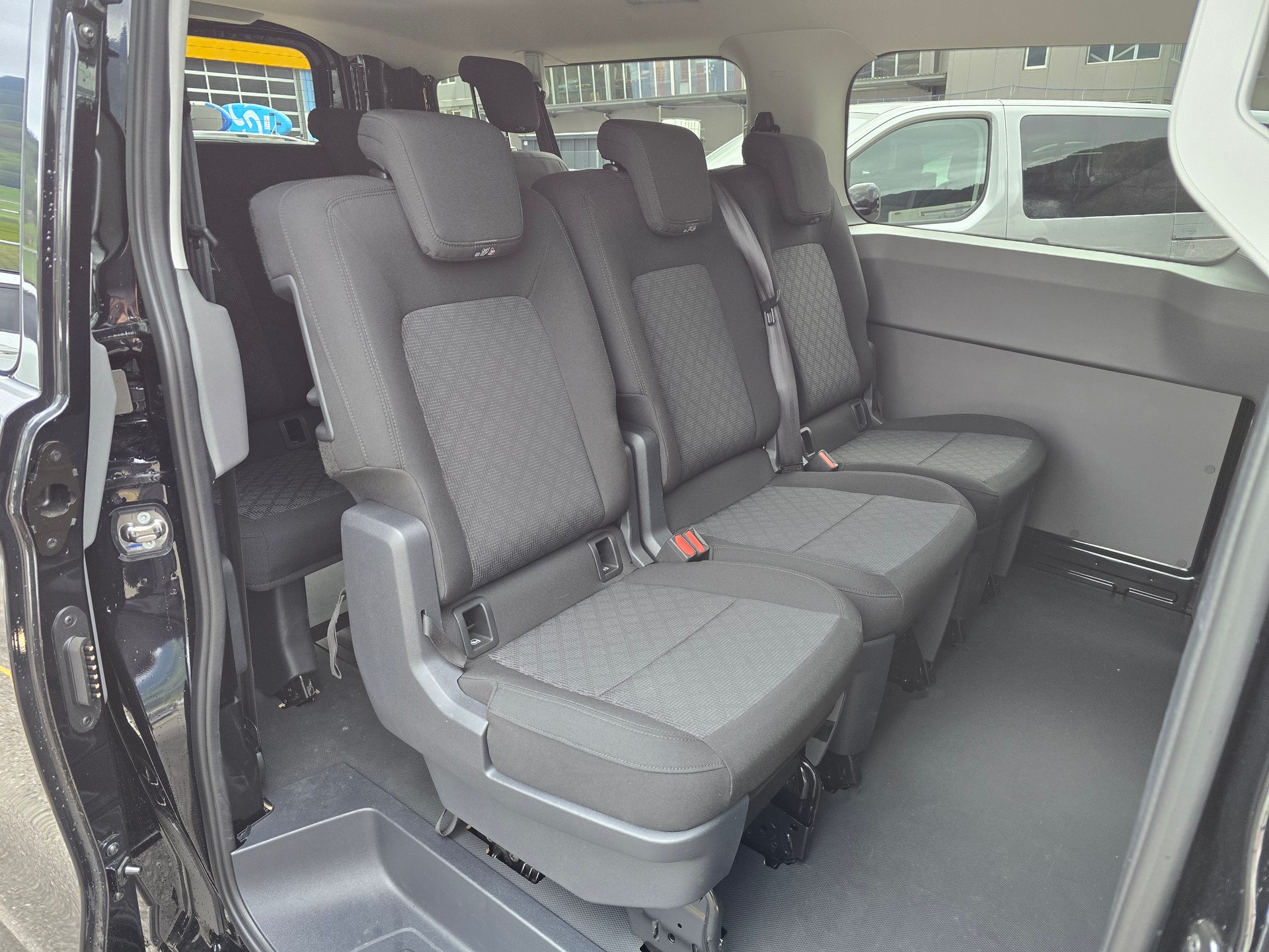 VW Multivan 2.0 TDI DSG Lang **ANHÄNGER KUPPLUNG** GRATIS SERVICE bis 100 000 Km-image-9